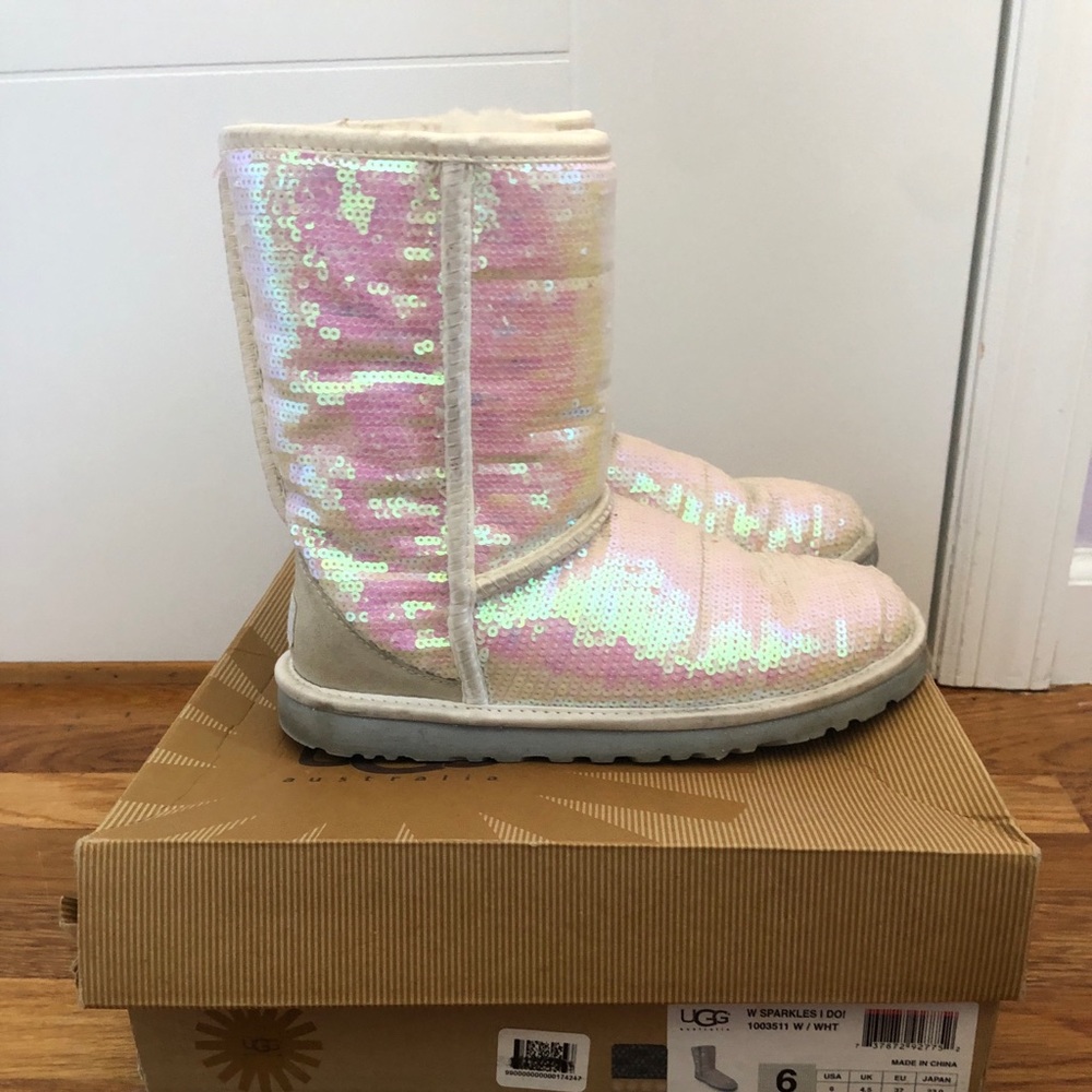 Uggs - Picture 4 of 4